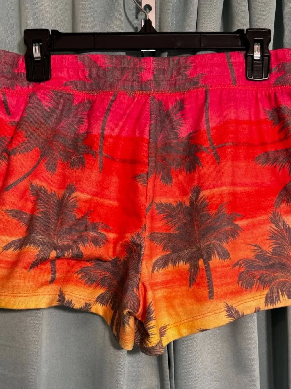 P.J. Salvage Tropical Palm Print Lounge Set Sunset Ombre Top Shorts Size Small - Picture 6 of 8